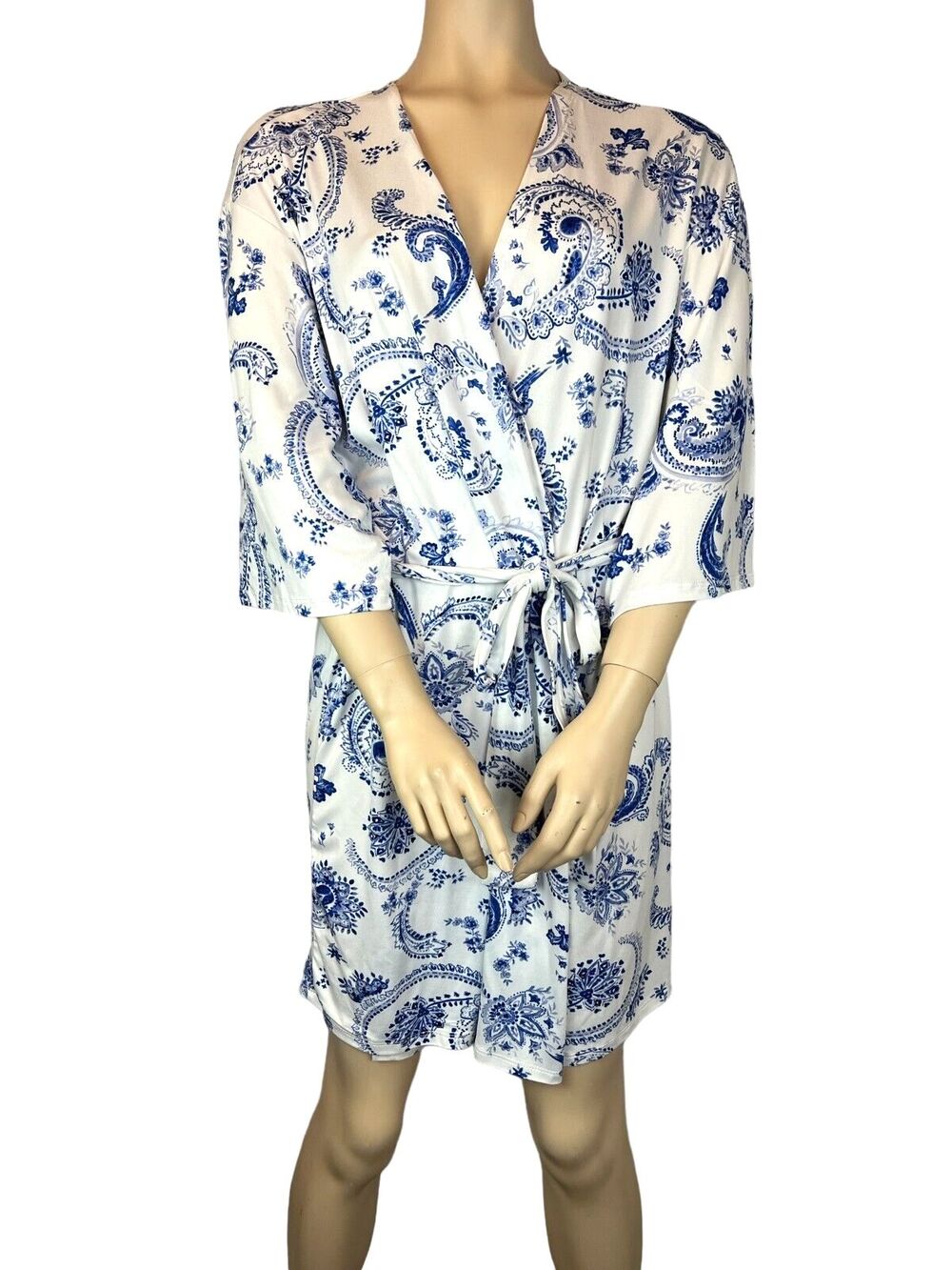 Flora Nikrooz Women's Blue Floral Wrap Style Robe Size M
